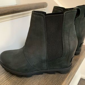 Sorel Chelsea Wedge Boots, Size 8 1/2,